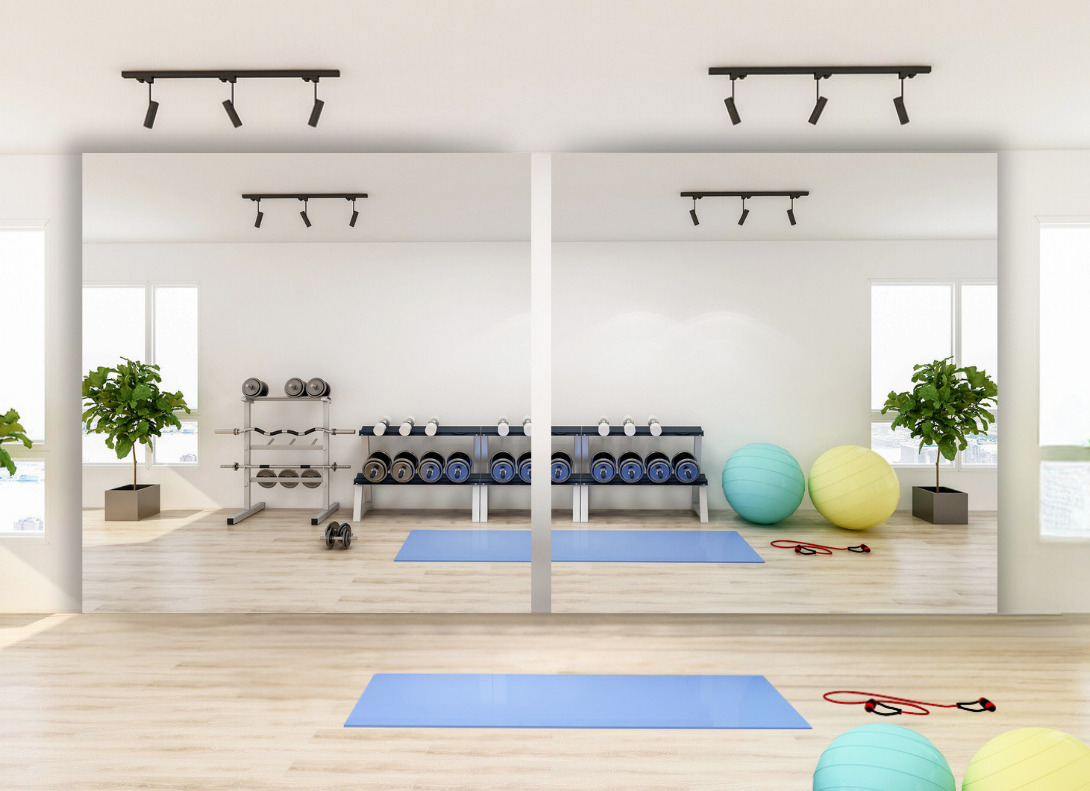 Vierkante spiegel voor in de sportschool